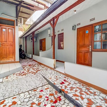 Oyo 3750 Elder Guest House Bandung Exterior foto