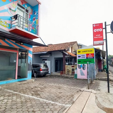 Oyo 3750 Elder Guest House Bandung Exterior foto