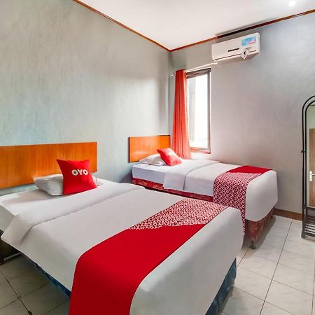 Oyo 3750 Elder Guest House Bandung Exterior foto