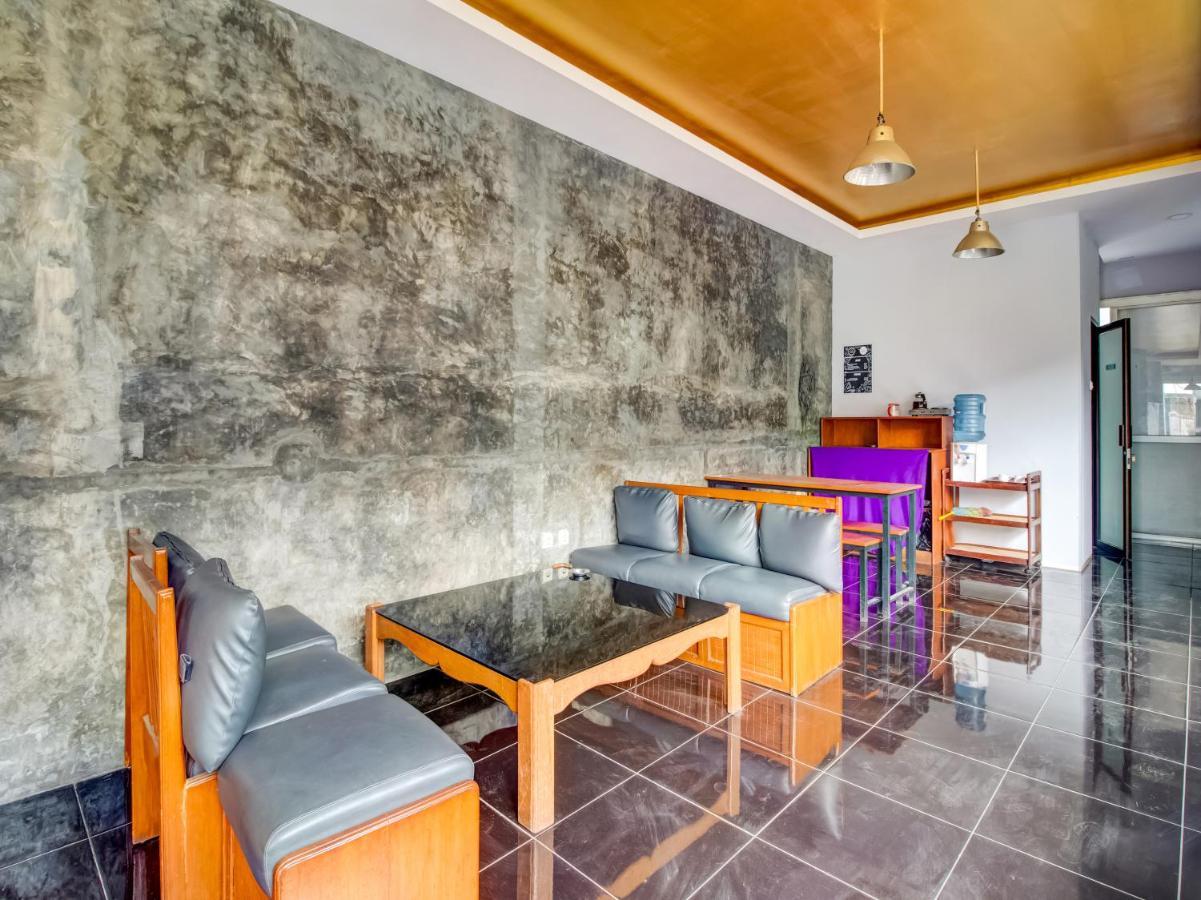 Oyo 3750 Elder Guest House Bandung Exterior foto