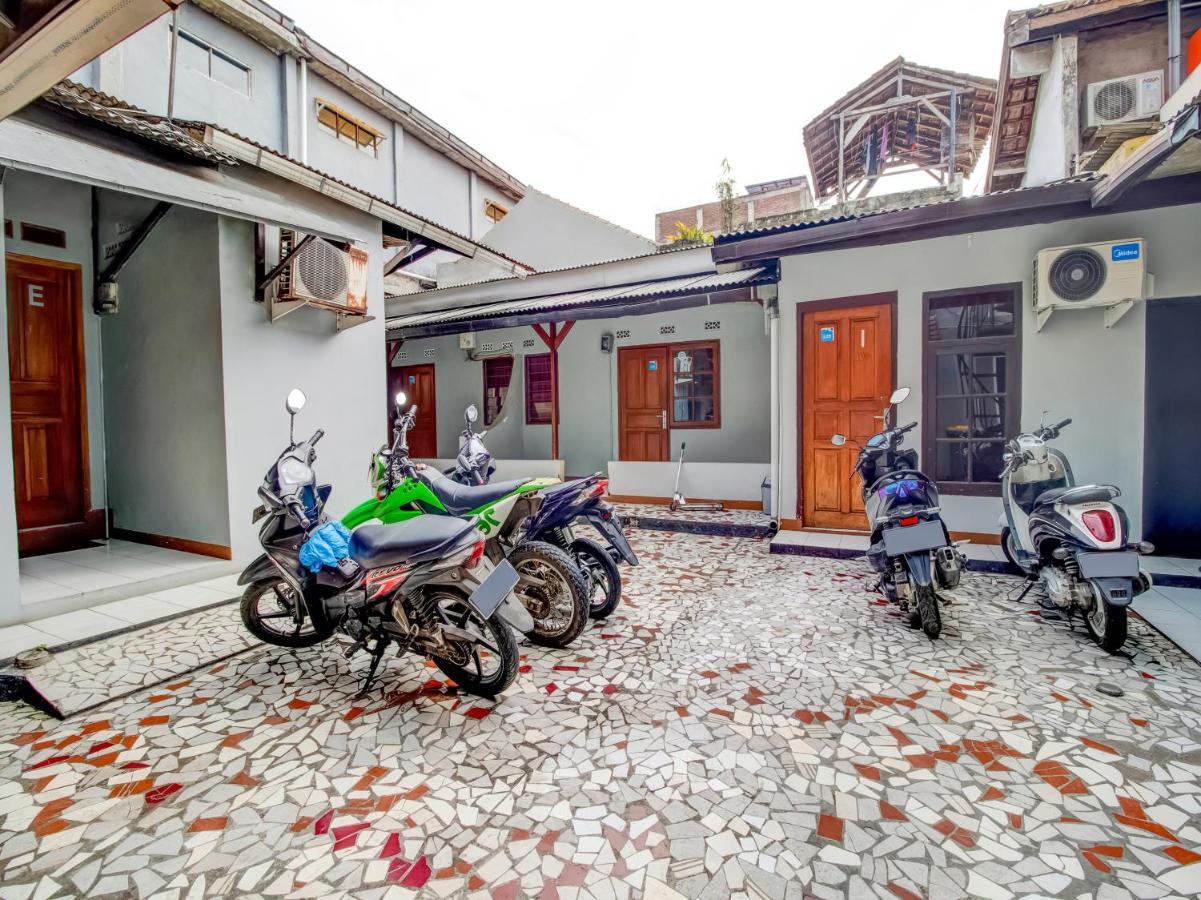 Oyo 3750 Elder Guest House Bandung Exterior foto